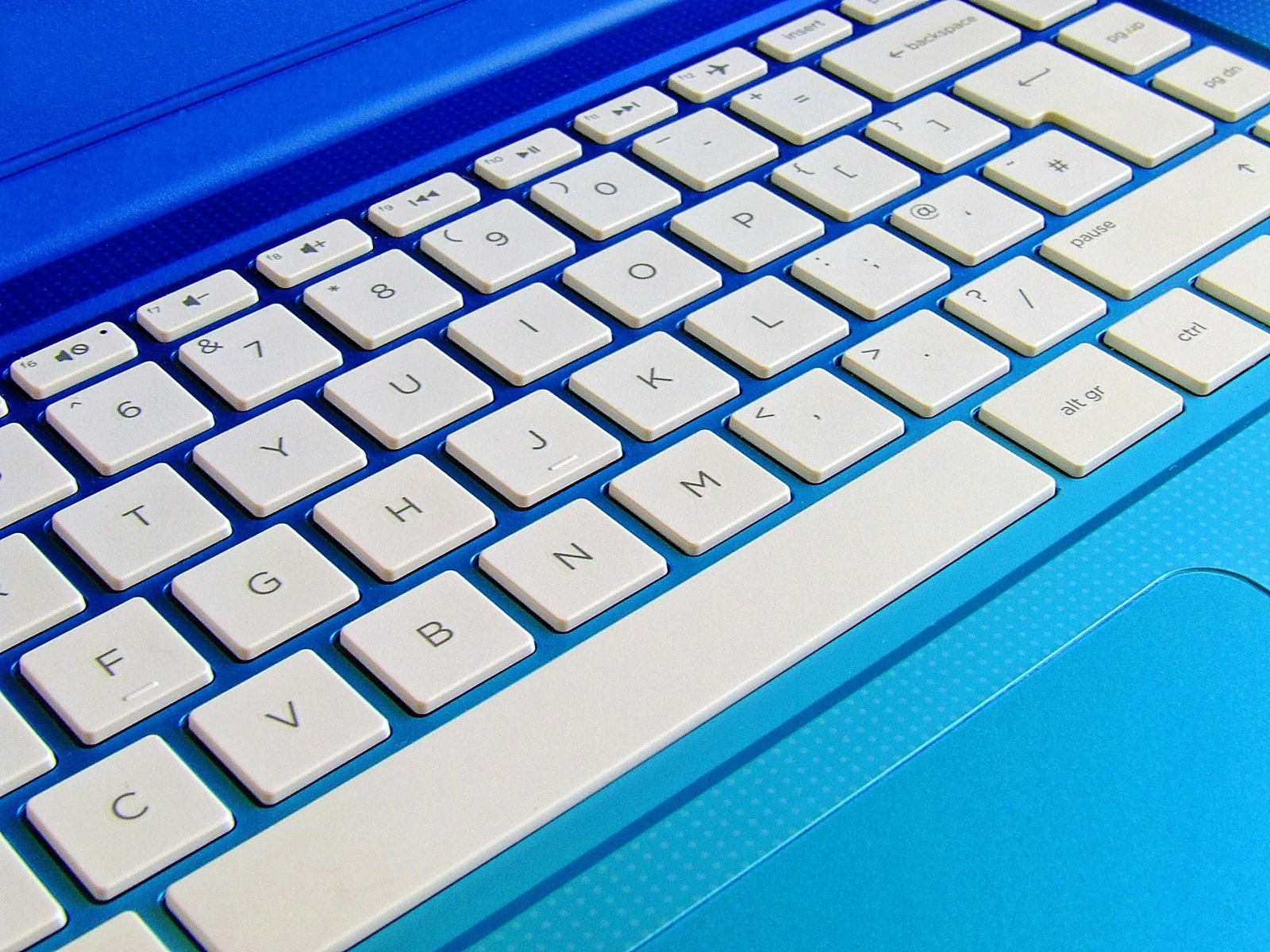 Operační systémy: Windows, macOS, Linux, srovnání a výhody jednotlivých systémů
