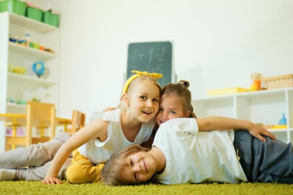 Dilema digitálnej zodpovednosti: Konfrontácia slobody prejavu a moderovania platforiem