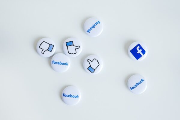 Virtuálne karty: Využitie platobných kariet a limitov pre online transakcie