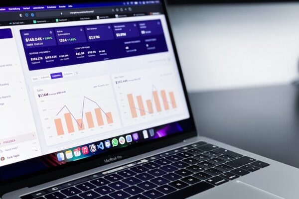 Prístupové práva v Cloude: Audit zdieľania v Google Drive a SharePoint pre prevenciu úniku