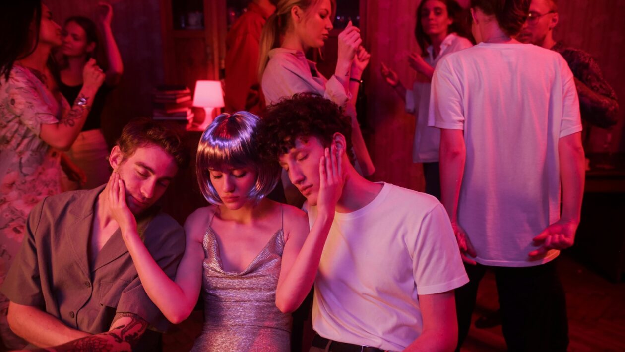 Recenzie: Stratégie získavania, odpovedania a eskalácie negatívnych prípadov