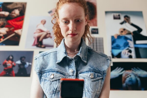 Temperature: Parameter riadiaci mieru kreativity a variability výstupu AI