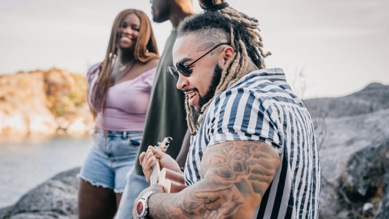 Nasazení aplikací na Google Play a App Store: Distribuce