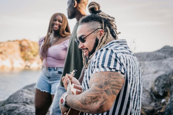 Nasazení aplikací na Google Play a App Store: Distribuce