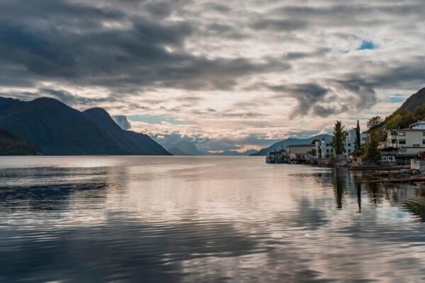 Metodiky riadenia IT projektov: Komparácia Waterfall, Agile a Scrum